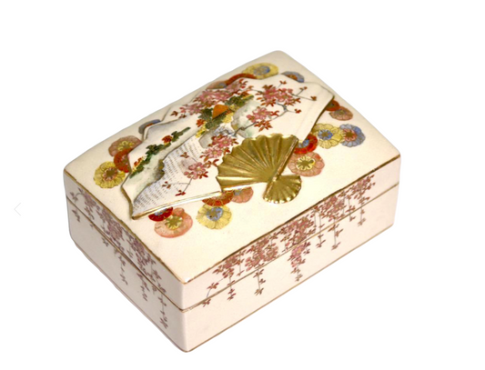 Antique Japanese Satsuma Covered Gold Fan Beige Dresser Box by Koshida, Taisho Period