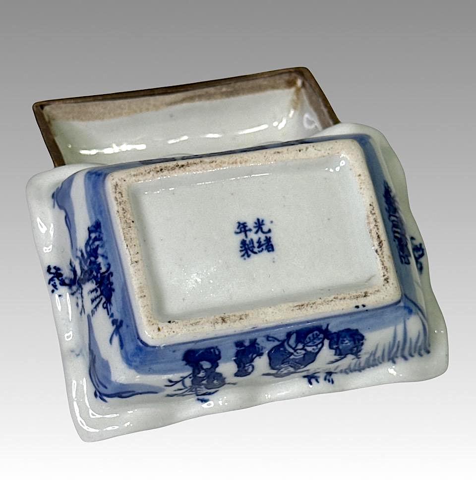 Antique Chinese Blue & White Porcelain Trinket Box With Ruffled Edge, Cranes & Interior Scene, Guangxu Reign Mark