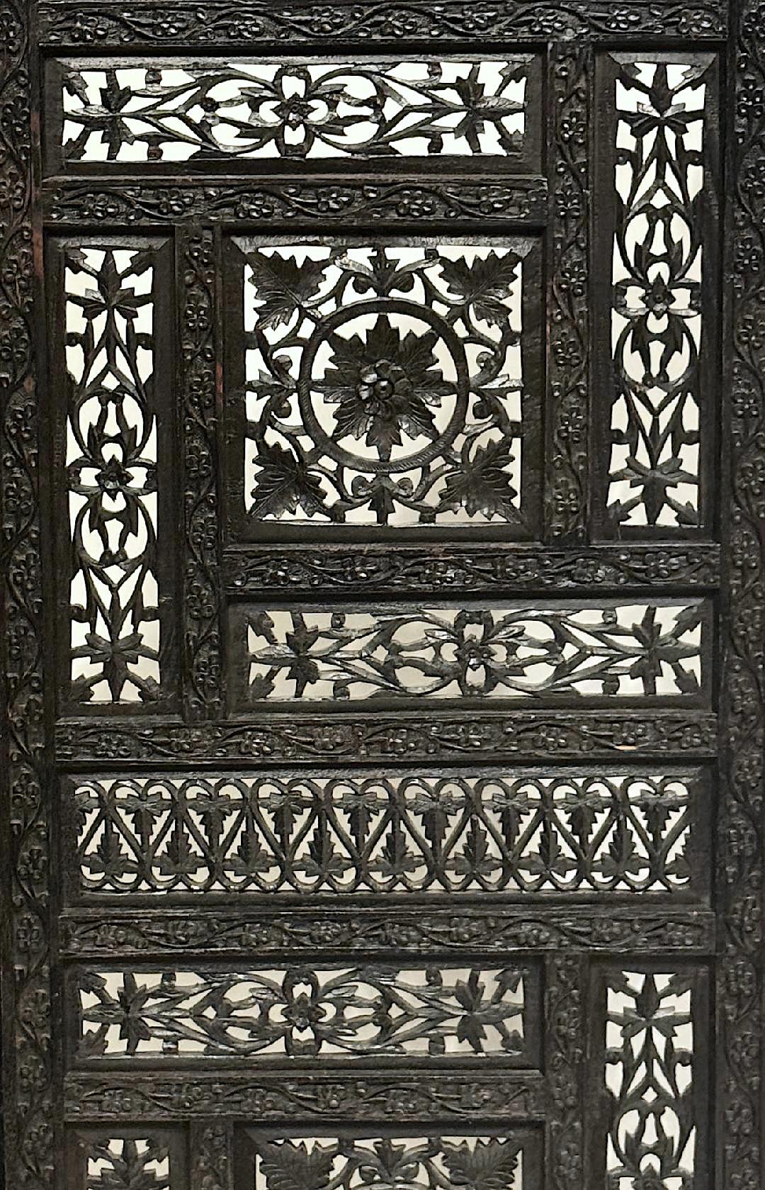 Antique Intricately Carved Openwork 4-Panel Ebony Black Oak Floor Screen with Vines, Leaves and Grapes