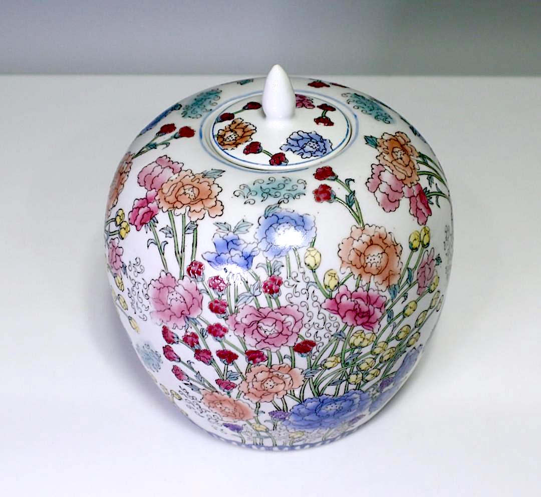 Vintage Chinese Porcelalin Ginger Jar One Thousand Flowers Design Over White Glaze