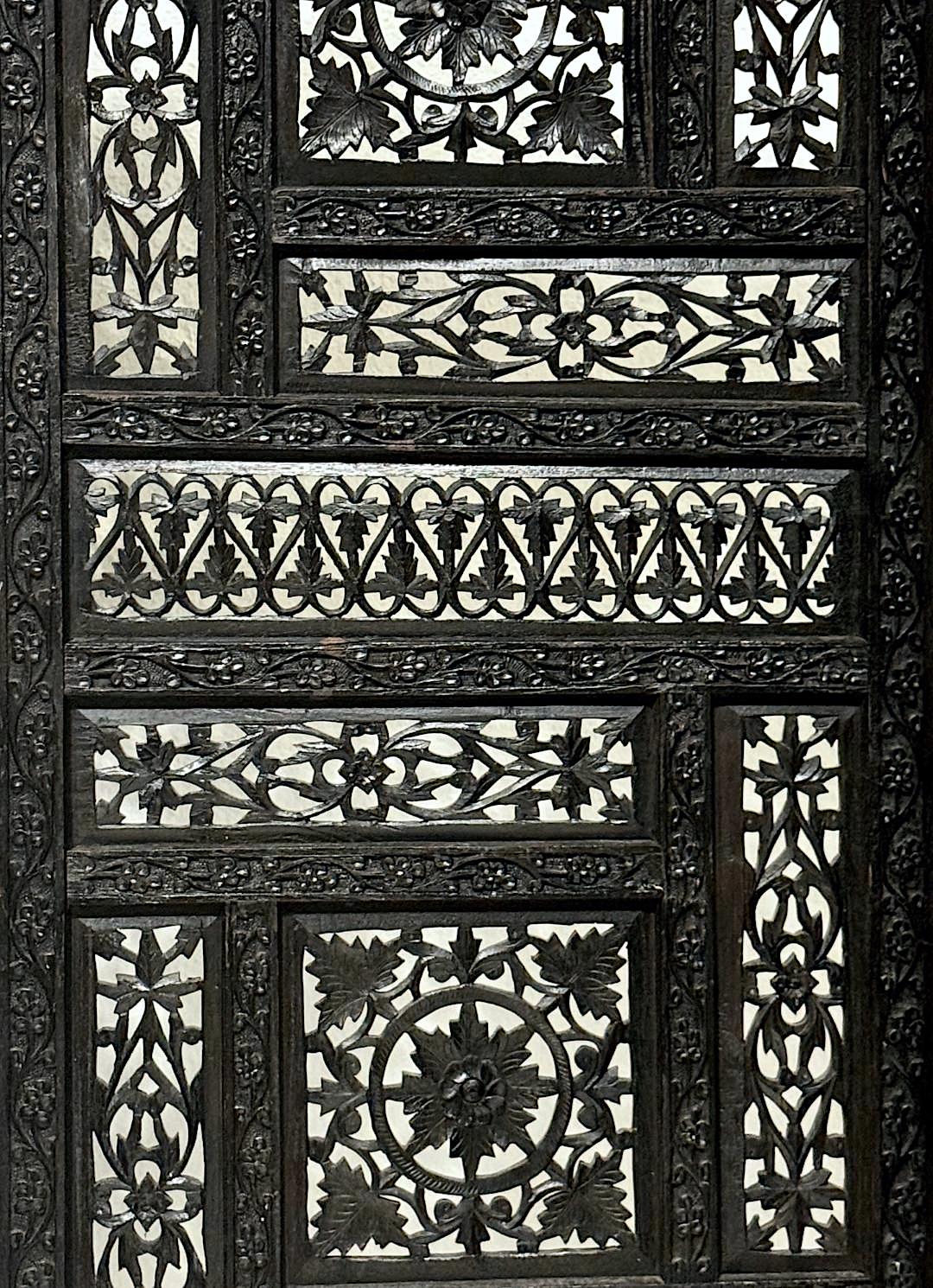 Antique Intricately Carved Openwork 4-Panel Ebony Black Oak Floor Screen with Vines, Leaves and Grapes