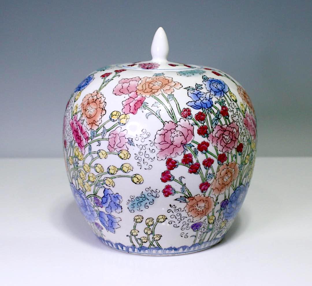 Vintage Chinese Porcelalin Ginger Jar One Thousand Flowers Design Over White Glaze