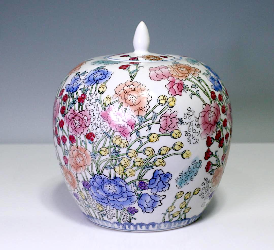 Vintage Chinese Porcelalin Ginger Jar One Thousand Flowers Design Over White Glaze