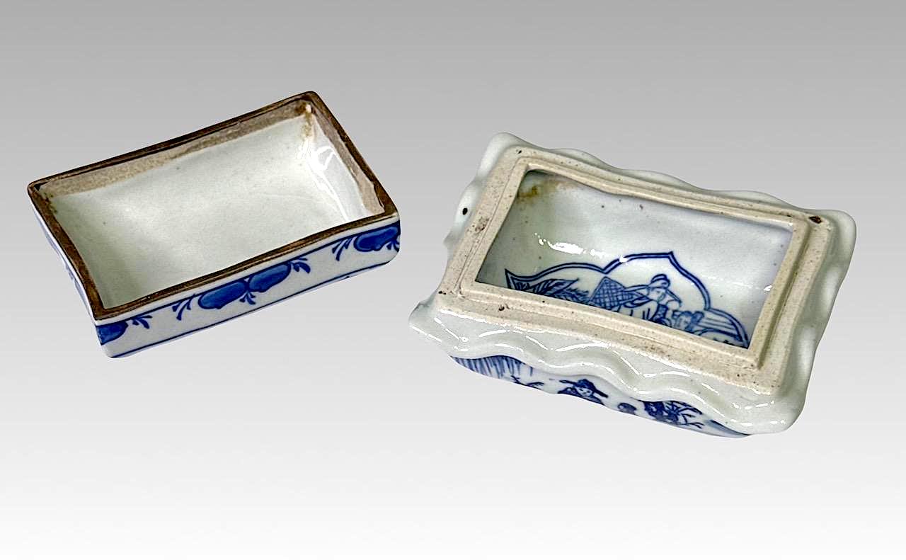 Antique Chinese Blue & White Porcelain Trinket Box With Ruffled Edge, Cranes & Interior Scene, Guangxu Reign Mark