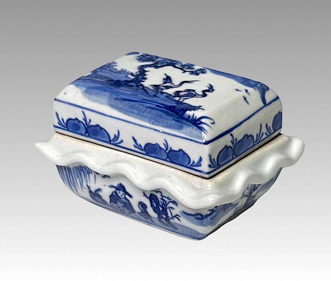 Antique Chinese Blue & White Porcelain Trinket Box With Ruffled Edge, Cranes & Interior Scene, Guangxu Reign Mark