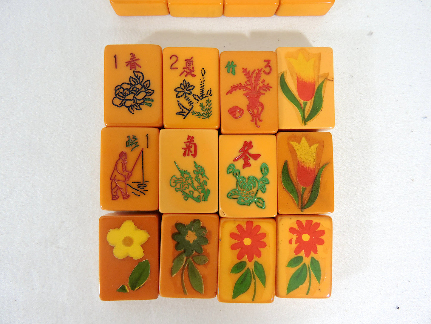 Mid Century Butterscotch Mahjong Game Set in Alligator Case, 5 Wood Racks