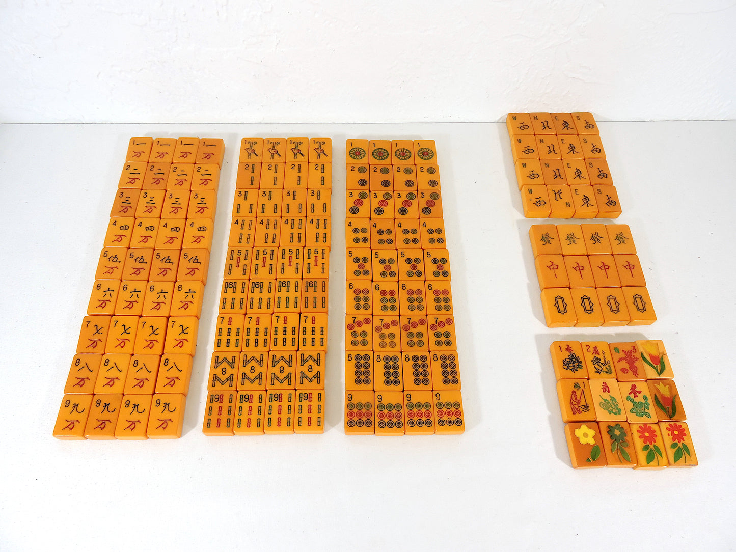 Mid Century Butterscotch Mahjong Game Set in Alligator Case, 5 Wood Racks