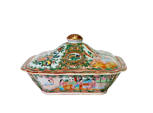 19th Century Chinese Porcelain Rose Medallion Covered Serving Dish or Tureen