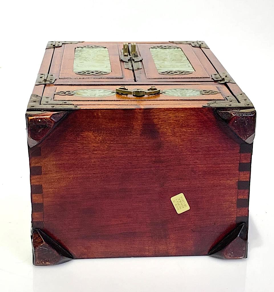 Vintage Chinese Rosewood Jewelry Box With Brass fashion Fittings &translucent light gree