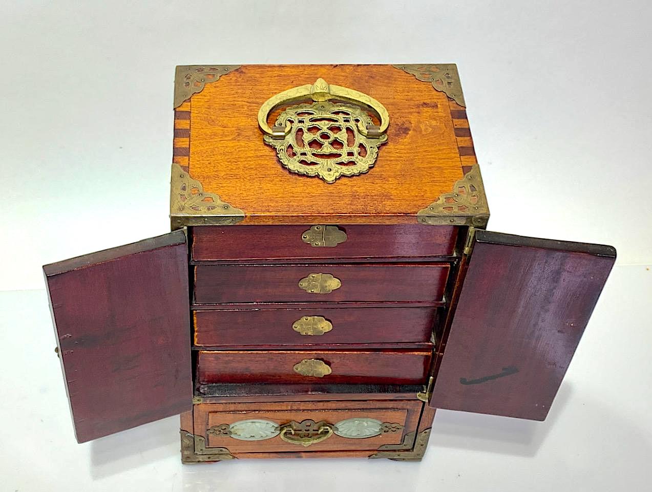 Vntg. Jade & Rosewood with ornate deals Brass Chinese Jewelry Box